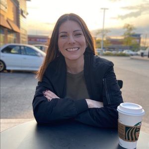 Meet your Posher, Laura